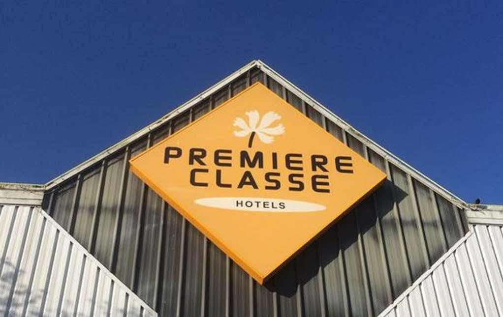 Premiere Classe Évreux Eksteriør bilde Premier Classe Hotels logo